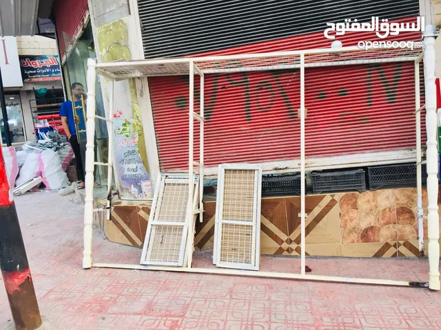 رفوف حديد بحالة ممتازة للبيع بحاجة لوجه دهان معها 9 رفوف بتنفع للمحلات العدد الصناعية وغيرها
