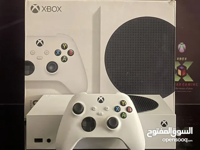 Xbox Series s مع حساب العاب مميزة وفخمه