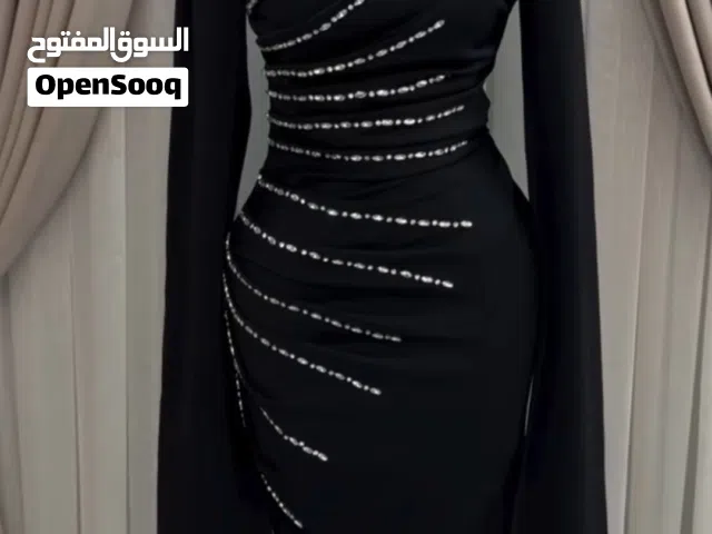 فستان سهرة اسود للبيع