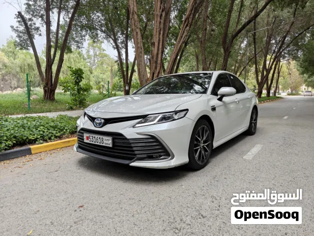Toyota Camry Hybrid 2024 GLE. Under warranty 0 accident 0 owner