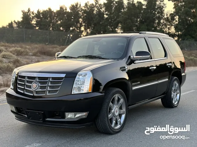 CADILLAC ESCALADE—2014 —GCC—FREE ACCIDENT—LOW MILAGE—EXCELLENT CONDITION