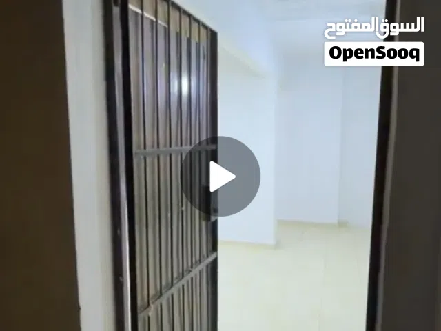 بدروم للايجار كامل المساحة المفتوحة  يصلح لكافة الانشطة بموقع راقي بالبنفسج فيلات