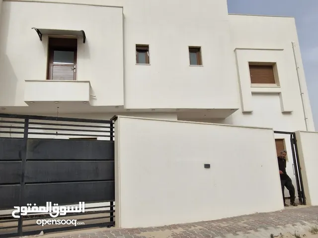 500 m2 More than 6 bedrooms Townhouse for Sale in Tripoli Ain Zara