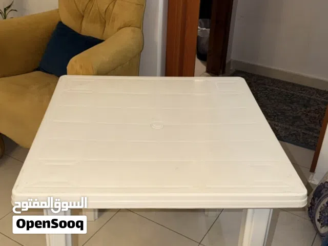 طاولة بلاستك للبيع