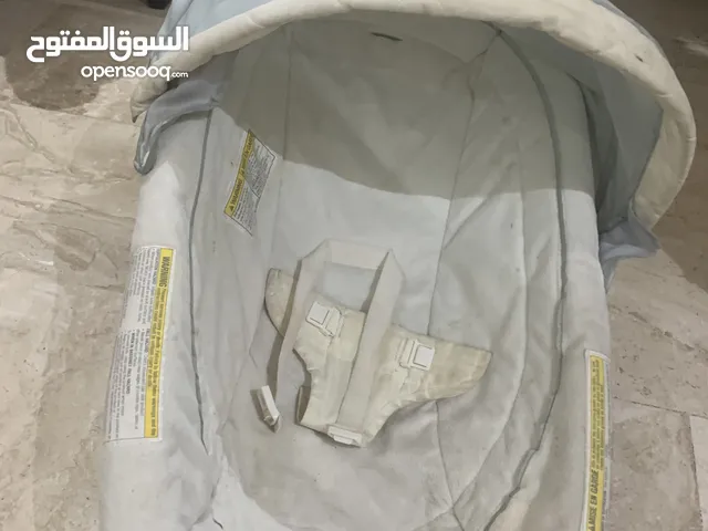 سرير اطفال هزاز ( بحاجة الى بطايارات)