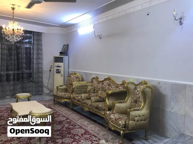 تخم ذهبي طبلات وسطيه مرمر  مصري نضيف جدا  مع بردات هدية مع التخم  10 مقاعد مع طبلات و ستائر ومفارش