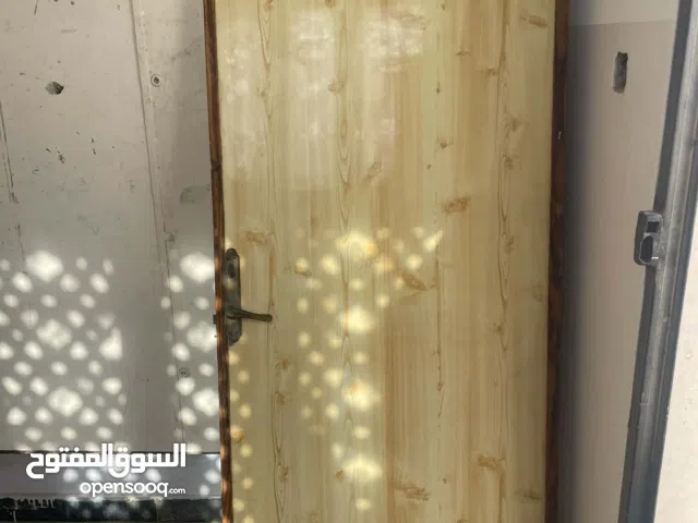 أبواب داخلية وخارجية مستعملة