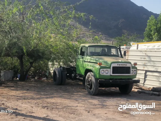 قلاب تويوتا موديل 2000 ماشي 55 الف فقط