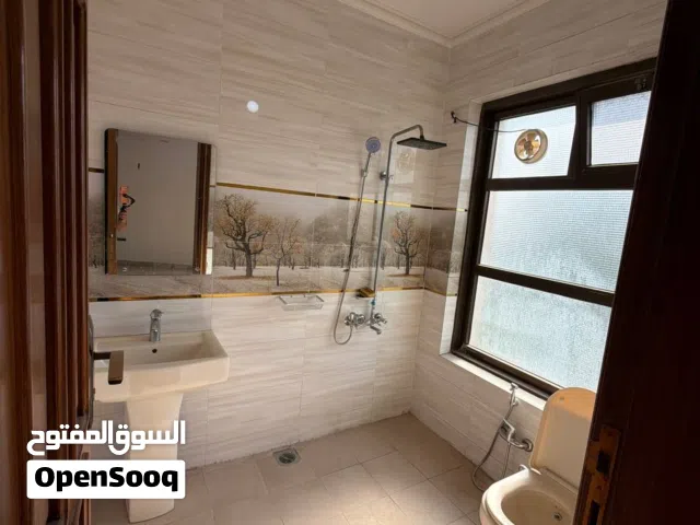 300 m2 3 Bedrooms Apartments for Rent in Baghdad University