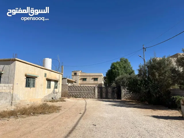 2500 m2 More than 6 bedrooms Townhouse for Sale in Zarqa Qasr al-Hallabat Al-Sharqi