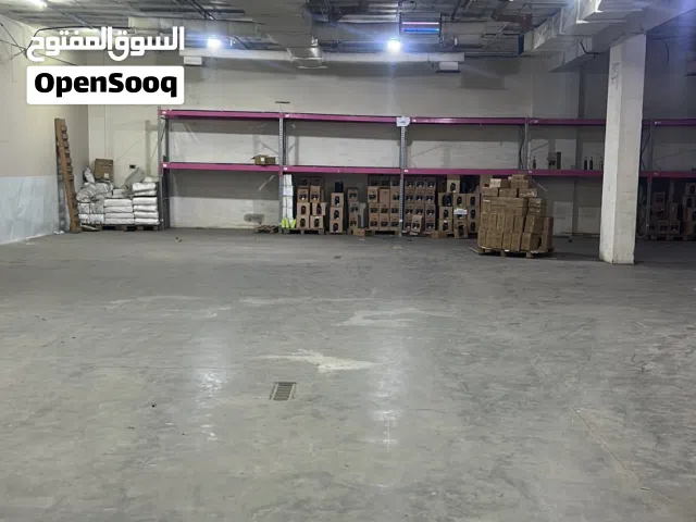للايجار هنجر 800 متر في الشويخ الصناعية