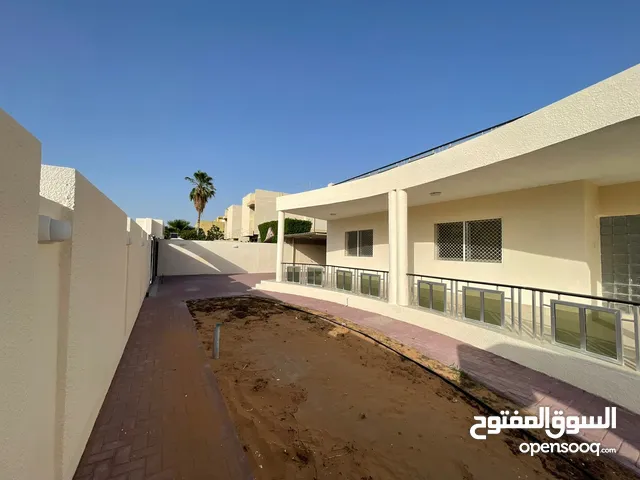 Villa for rent in sharjah main road good location