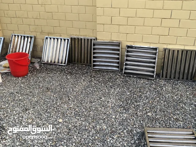 للبيع ادوات مطعم كامله مع الافران وجميع المستلزمات