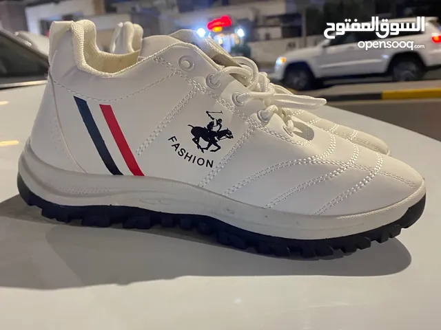 أحذية رجالي و ولادي للبيع