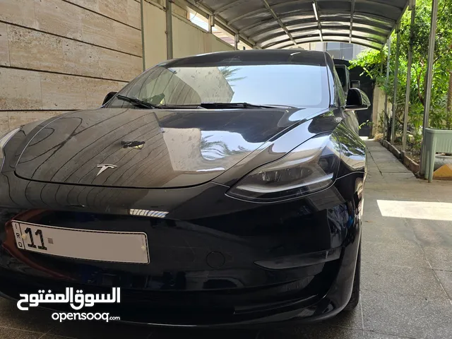 تسلا مودل 3 لونك رينج لون اسود دبل ماطور داخل ابيض موديل 22 كامله فول الفول ما بيهه اي نقص كامله