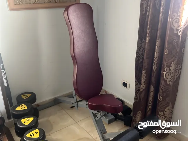 Adjustable Bench + dumbbells  بنش رفع اثقال قابل للتعديل ودمبلز بأثقال مختلفة
