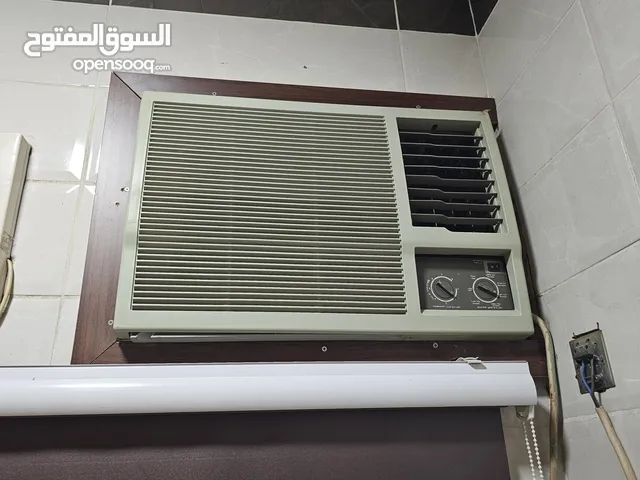 كنب جلوس 6 مقاعد جلد و طاولات عدد 5 و مكيف شباك و مكيف سبليت