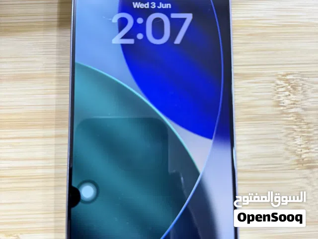 ايفون 16 برو لون ابيض ميتالك ذاكرة 512 جيجا بطارية 89٪ بحال الوكاله