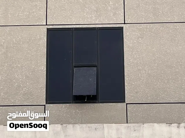 تنفيذ جميع أعمال الألمنيوم والزجاج