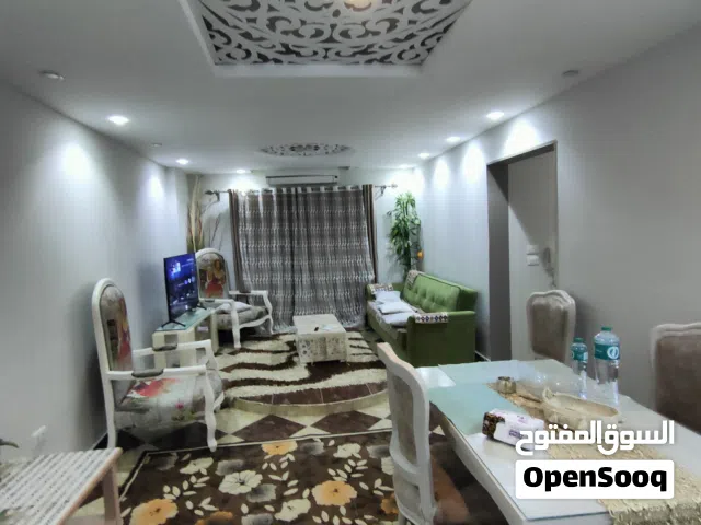 شقة ايجار فى مدينتى مجهزة لاستقبال الاسر والعائلات  Apartment for rent days and weeks for families a