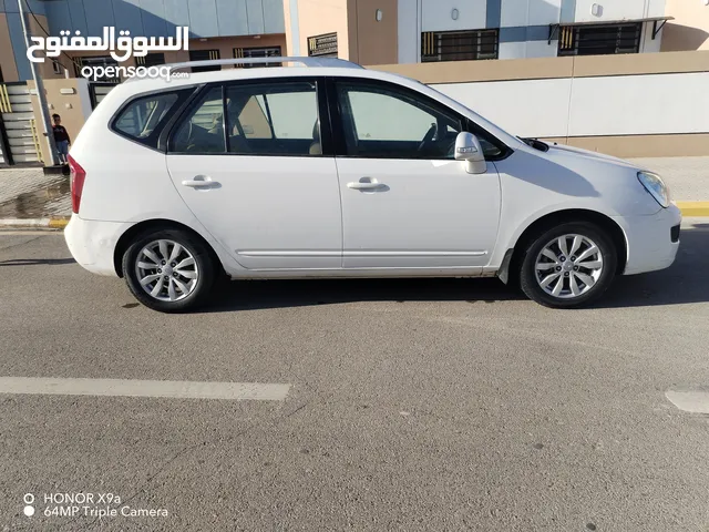 Used Kia Carens in Wasit