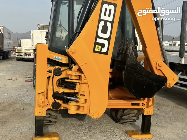 Jcb 3cx for rent with opeartor