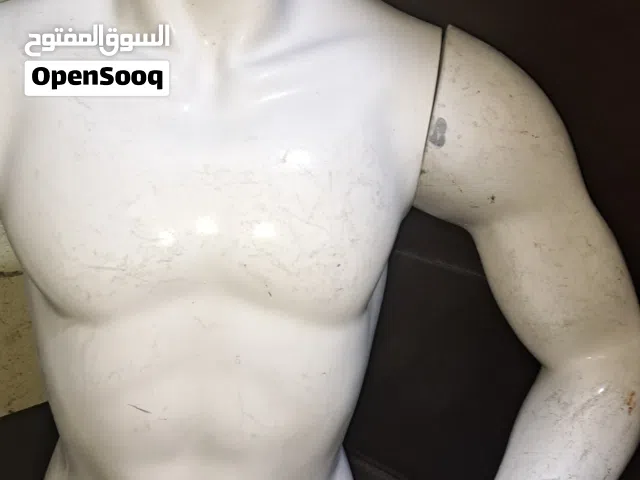 غراض محل ملابس للبيع ملكانات بدي رجالي لعابات هوكات تعاليك ورفوف خشب مكاني بصرة