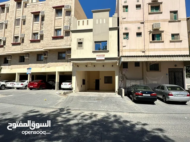 400 m2 More than 6 bedrooms Townhouse for Rent in Southern Governorate Eastern Riffa