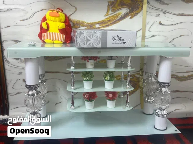 طاولة شاشه قزاز اشي مرتب