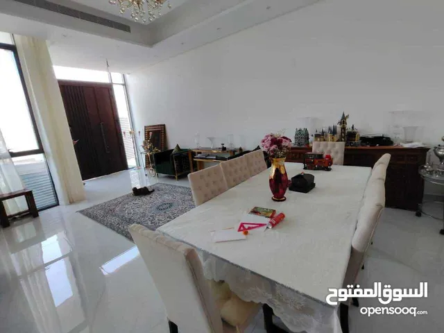 للبيع فيلا فاخرة سوبر ديلوكس في امارة الشارقة منطقة الحوشي نظام smart homeخيارك الافضل للعيش برفاهية