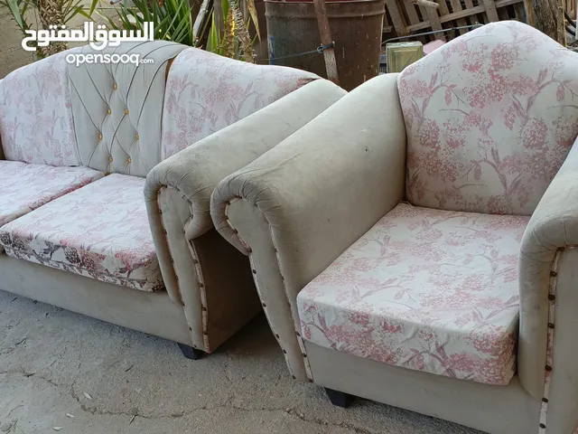 للبيع كنب 7 مقاعد للبيع خشب بحالة ممتازة