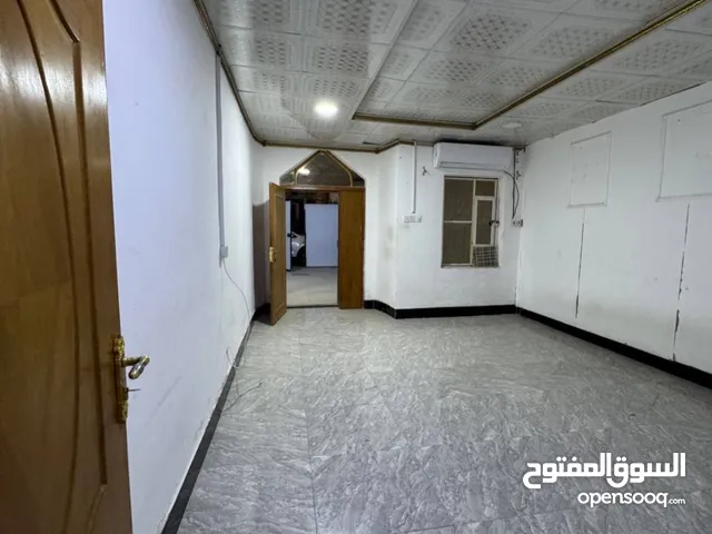150 m2 5 Bedrooms Townhouse for Rent in Basra Muhandiseen