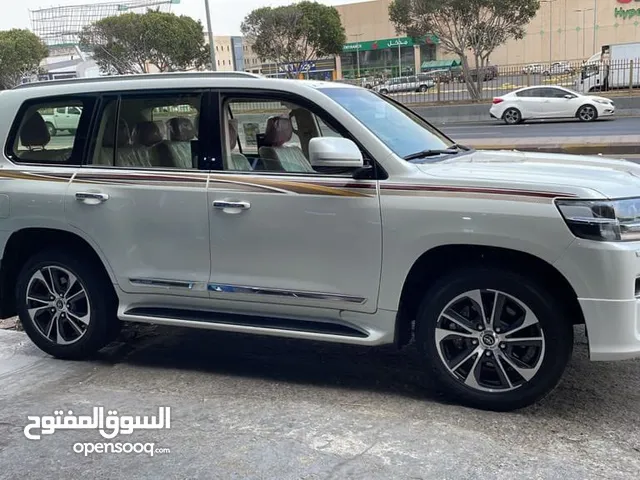 Toyota Land Cruiser 2020 – Excellent Condition – GCC Specs