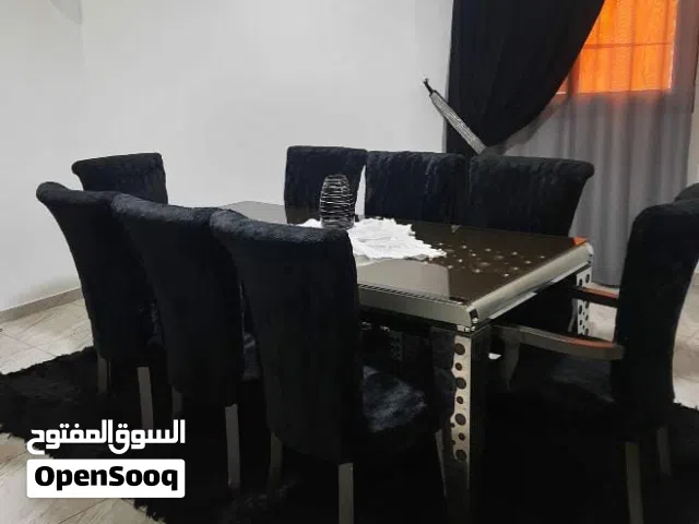 سفرة مودرن استانلس في خشب كسر زيرو باللزق بتاعها