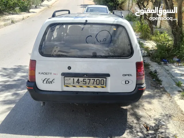 Opel Kadett 1990 in Jerash