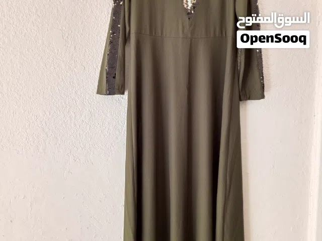 فستان جديد لم يُلبس