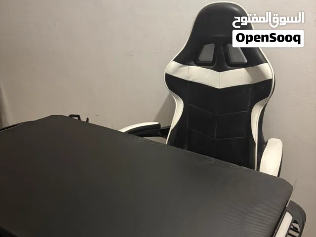 للبيع طاوله و كرسي