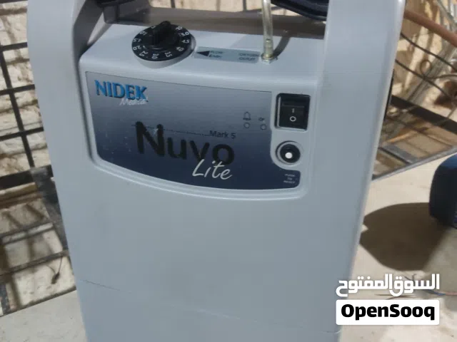 مولد أكسجين امريكي 5 لتر عمل لمدة 720 ساعة فقط لكنه يعطي انذارا احمر بعد تشغيلة ب 5 دقائق