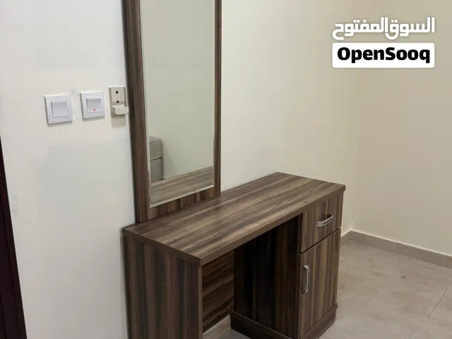 Rooms available  male executive one persan room Tow persan room available