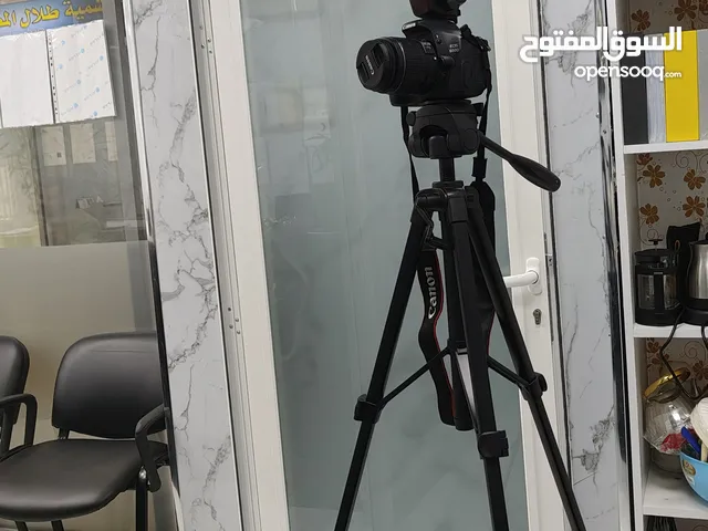 للبيع كانون 600d كسر زيرو وفلاش وحامل