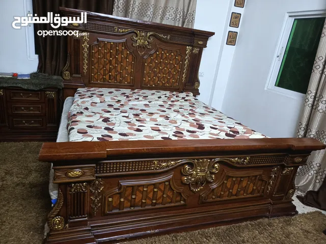 للبيع او البدل على غرفه لون ابيض.... غرفه خليجي بحال الوكاله استخدام بسيط التواصل واتس