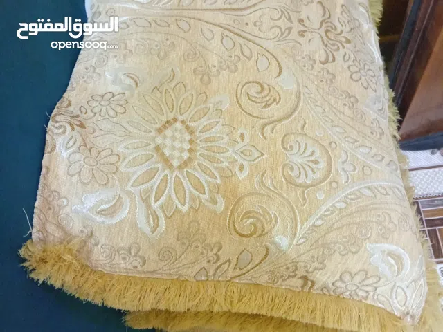 وسائد دكيات مستعملة إستعمال بسيط وجيدة جدا عددها 12 وسادة دكية