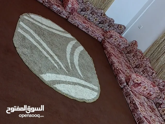 طقم فراش 6فراشات. 6مساند. 6مراكي. مع الموكيته والبرادي..ضغط16..