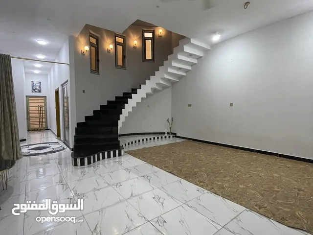 بيت جديد 300 متر في الصالحيه شارع اللواء