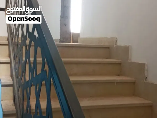 السلام عليكم يوجد شقة للبيع تواصل على الرقم او الخاص او واتساب على الرقم المكتوب تحت.