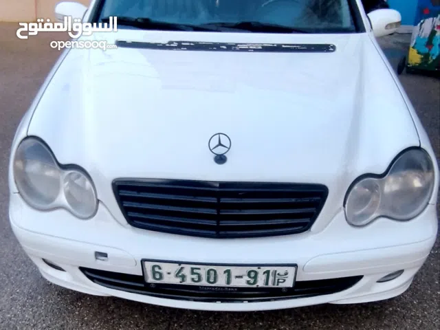 مرسيدس C220 موديل 2001 قوة ماتور 2200 تيربو ديزل ترخيص وتأمين لشهر 6/ 2026 منفوضة من الطنبون للطنبون