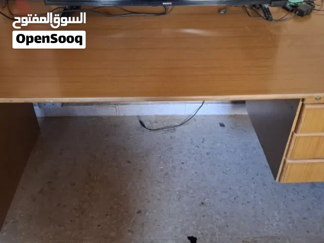 مكتب خشب ممتاز مستعمل بحالة جيده