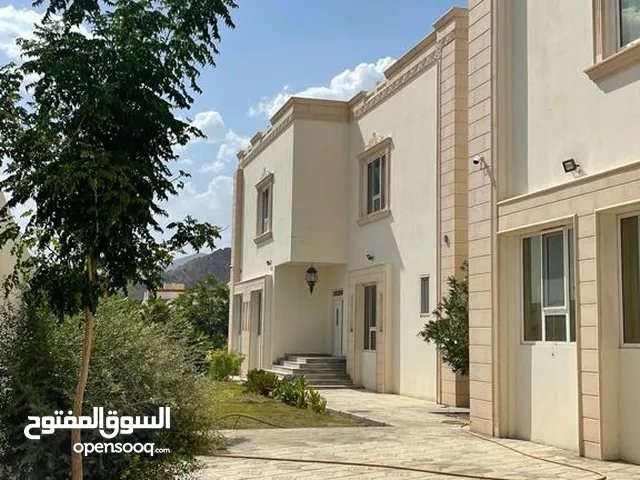 1010 m2 More than 6 bedrooms Villa for Sale in Al Dakhiliya Izki