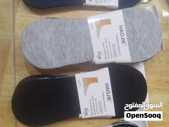 للبيع بسعر جملة الجمله جوارب ستأتي رجالي و اطفال وكولونات بناتي  السعر حرق