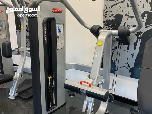 Star Track Lat Pull Down Machine